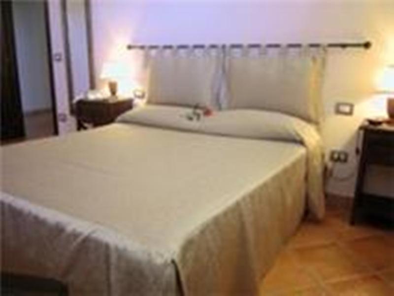 Residence Hotel La Commenda Montefiascone Habitación foto